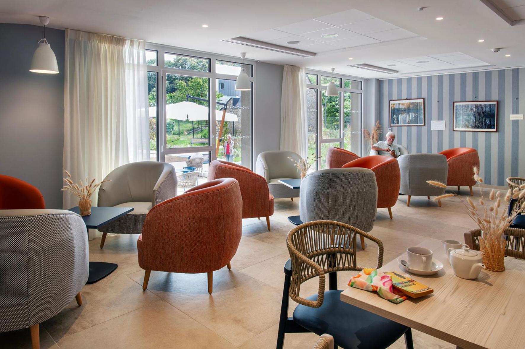 Residence Services Seniors - Domitys Les Jardins D'Ahna Dinan Kültér fotó